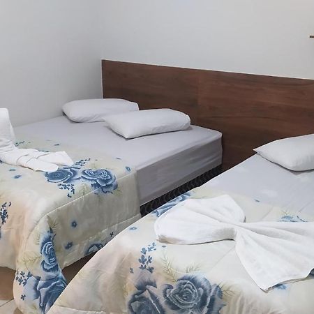 Pousada Quarto Com Tv,Ar,Frigobar,Wifi E Garagem Апаресида Екстериор снимка