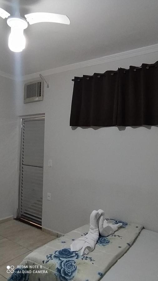 Pousada Quarto Com Tv,Ar,Frigobar,Wifi E Garagem Апаресида Екстериор снимка