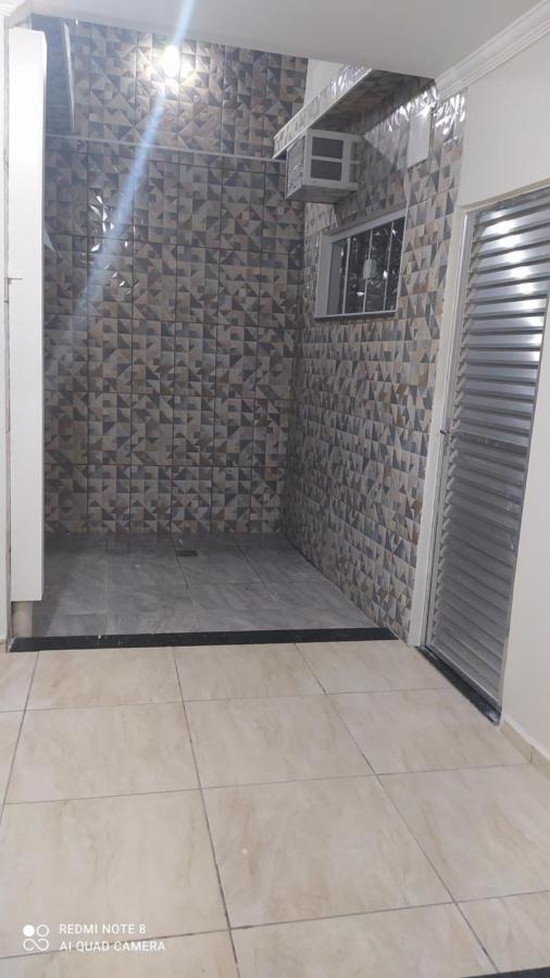 Pousada Quarto Com Tv,Ar,Frigobar,Wifi E Garagem Апаресида Екстериор снимка